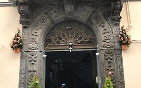 Varriale House